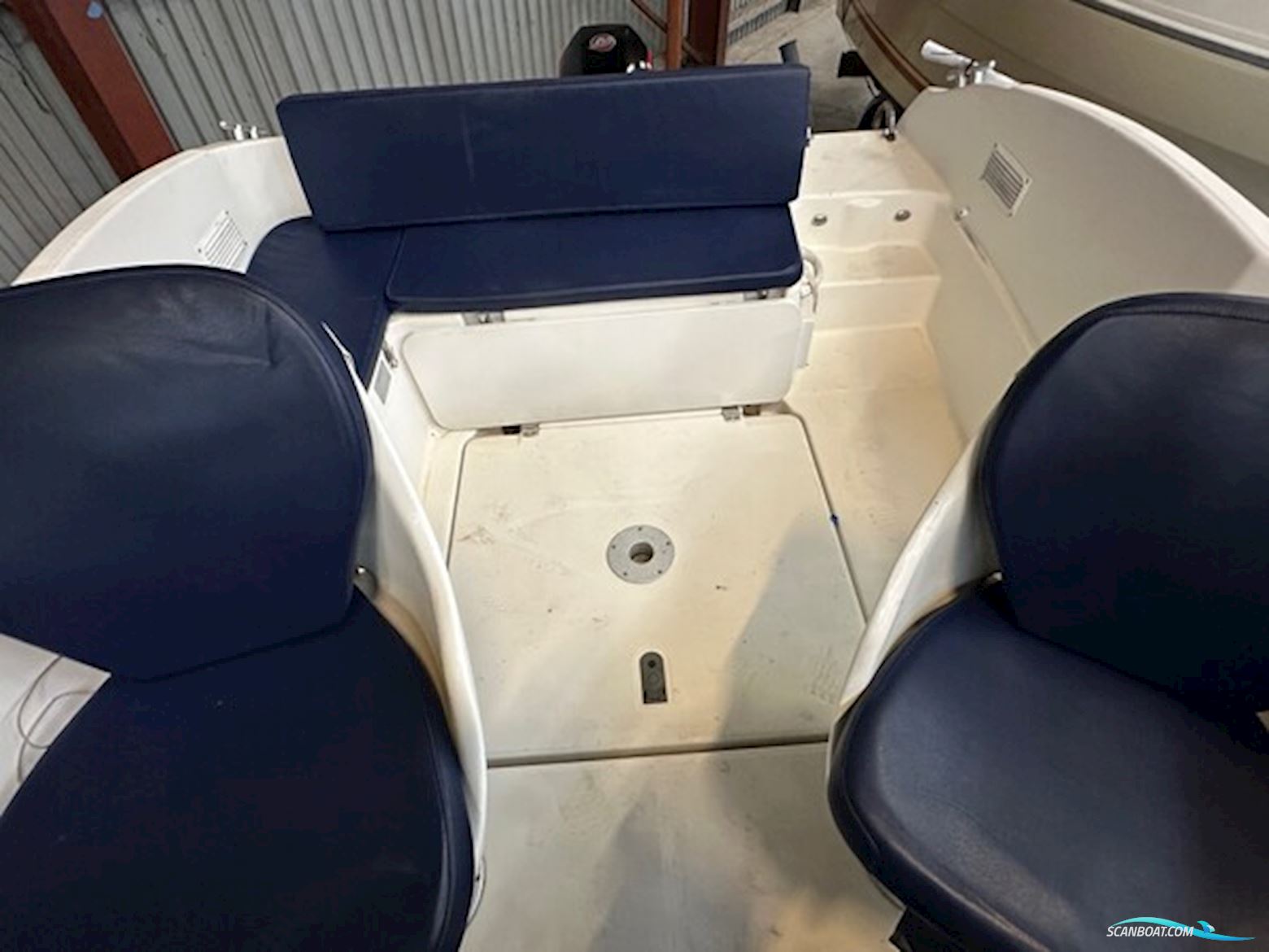Beneteau Flyer 550 Cabin Med Trailer og Næsten ny Mercury Motor – Klar Til Sæsonen