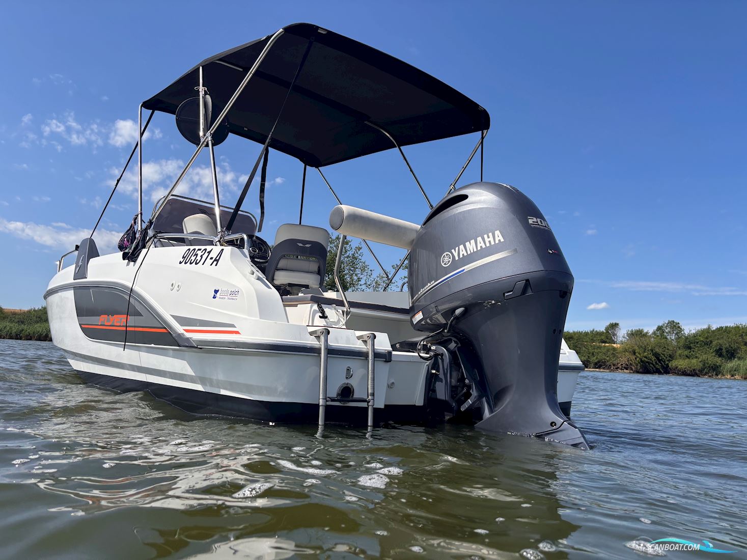 Bénéteau Flyer 6.6 Spacedeck Mit Yamaha F200 Und Trailer