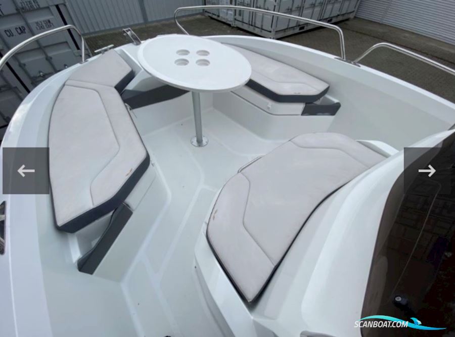 Bénéteau Flyer 6.6 Spacedeck Mit Yamaha F200 Und Trailer