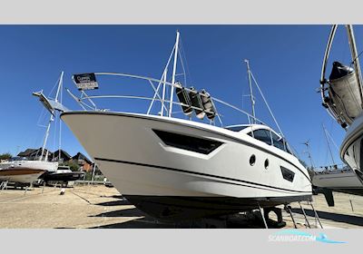 Beneteau Gran Turismo 40 Motorboot 2016, mit Volvo Penta motor, England