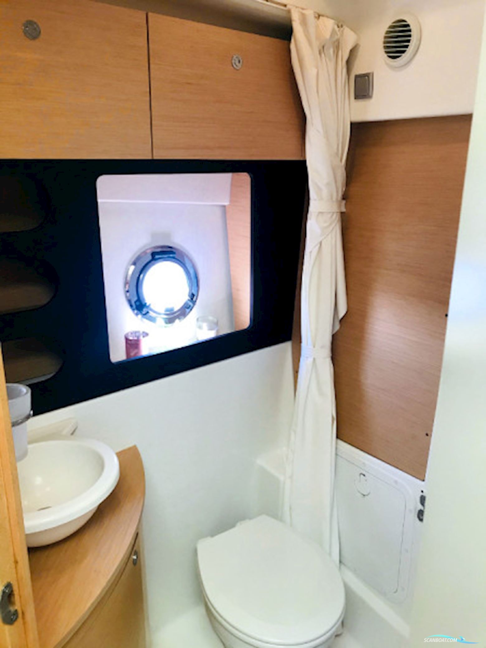 Beneteau Monte Carlo 37 Sports Cruiser