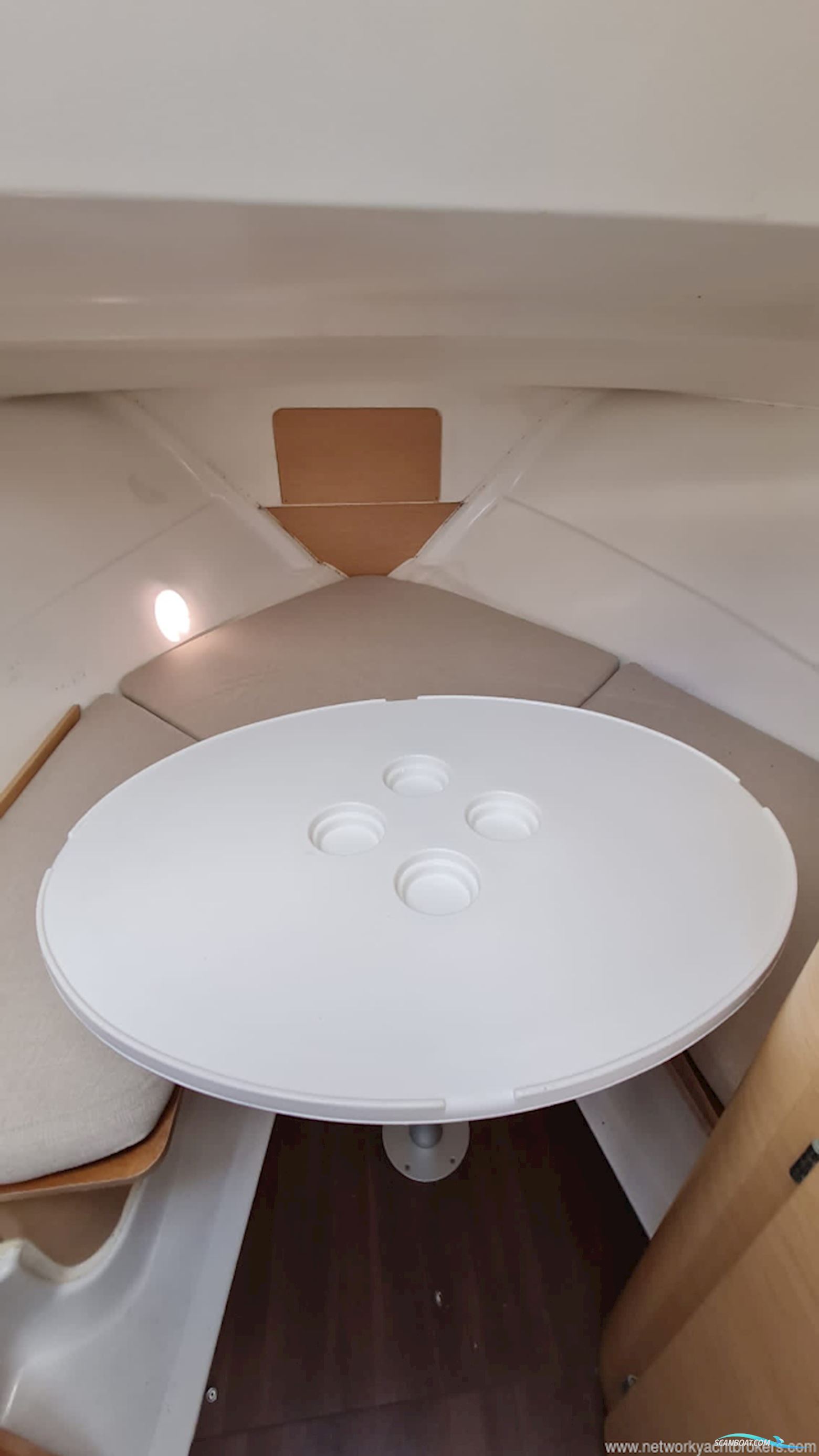 Beneteau Rubis 750 Flyer Sun deck