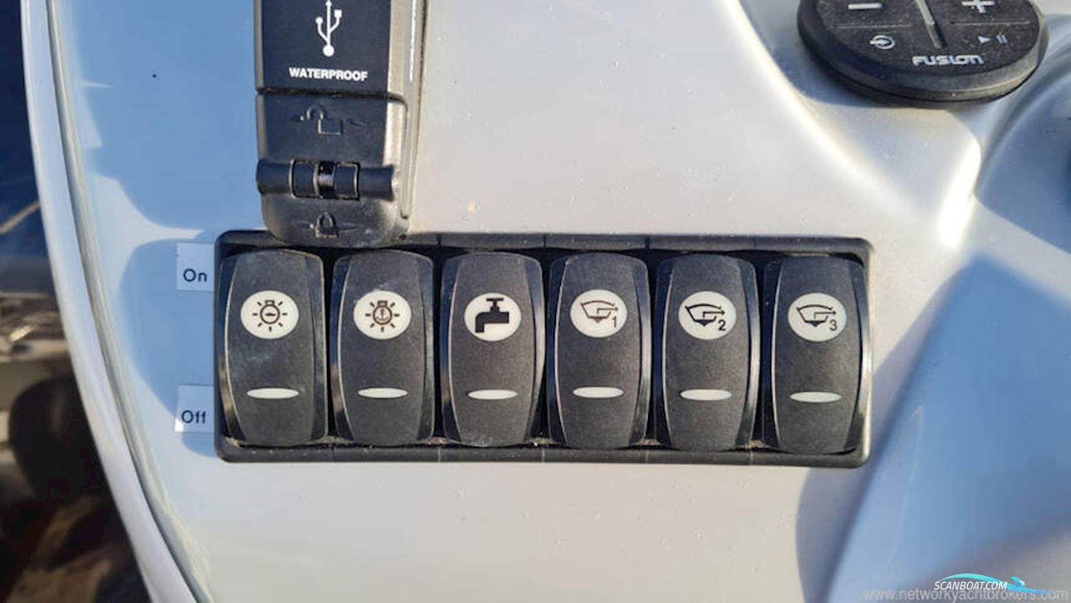 Beneteau Rubis 750 Flyer Sun deck