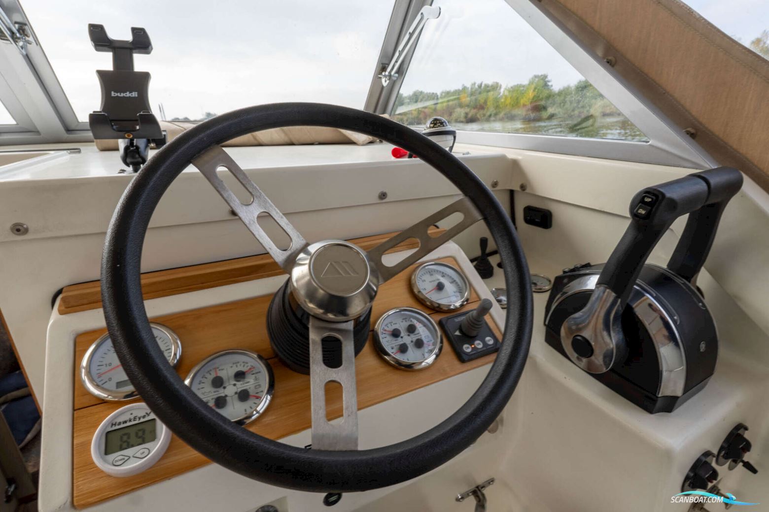 Bertram 25 Express Cruiser