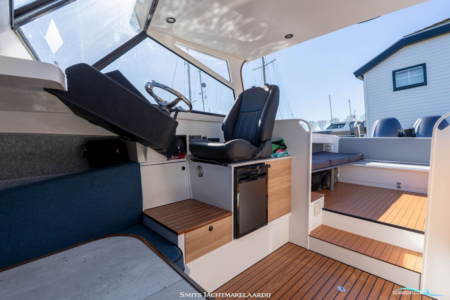 Bertram 25