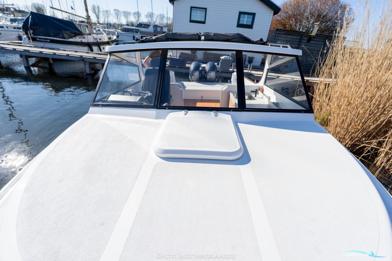 Bertram 25