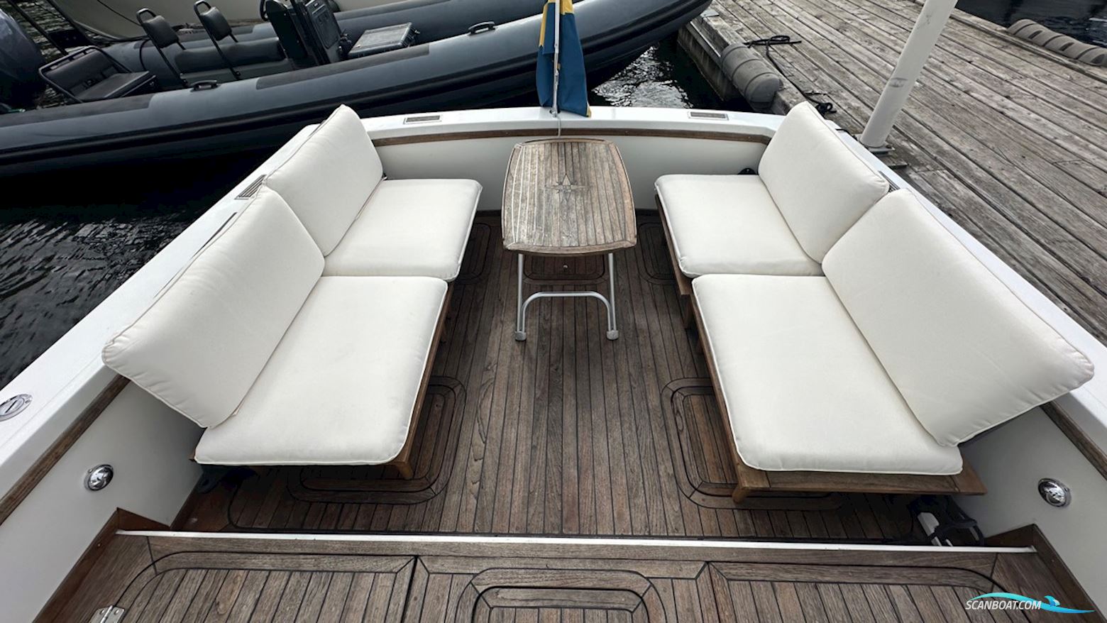 Bertram 28 Flybridge