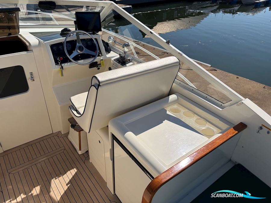 Bertram 28 Moppie