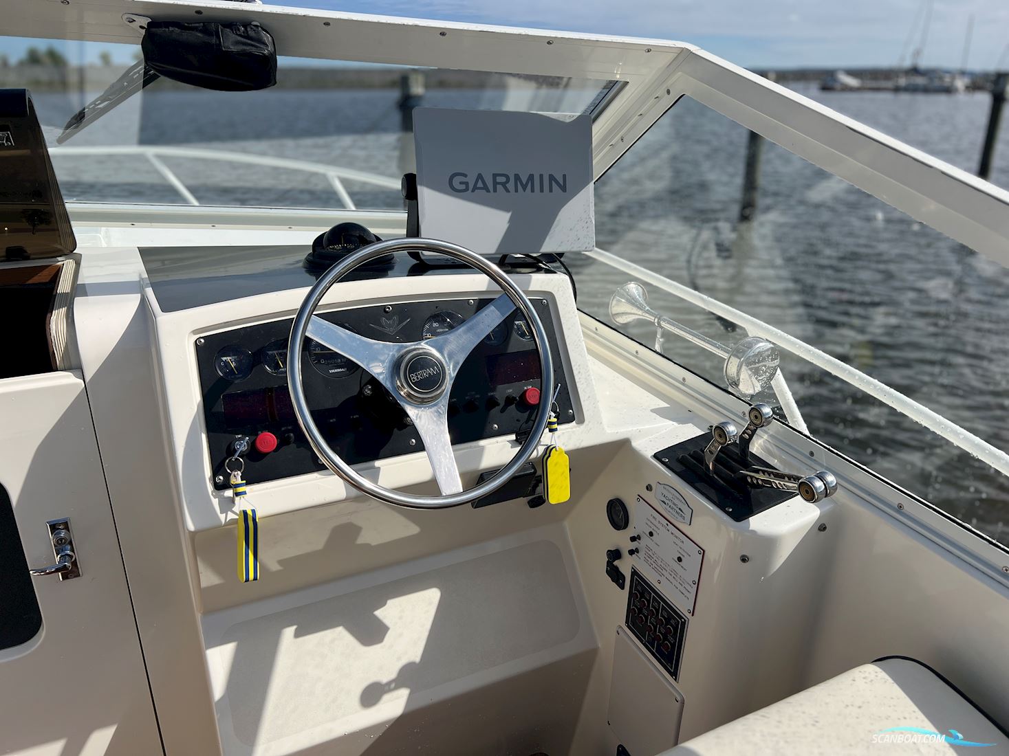 Bertram 28 Moppie