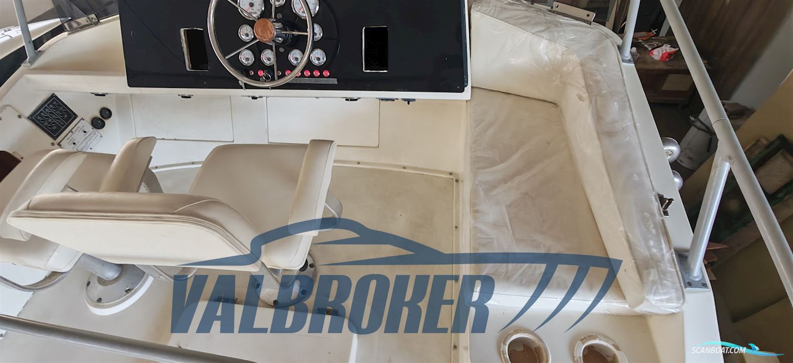 Bertram Yacht 28 Fly