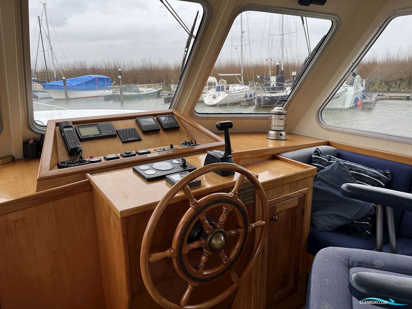 Blauwe Hand Trawler 1400