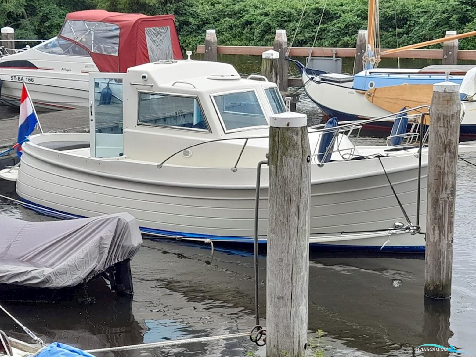 Blue Star  Retro Cabin 22 Fisherboat