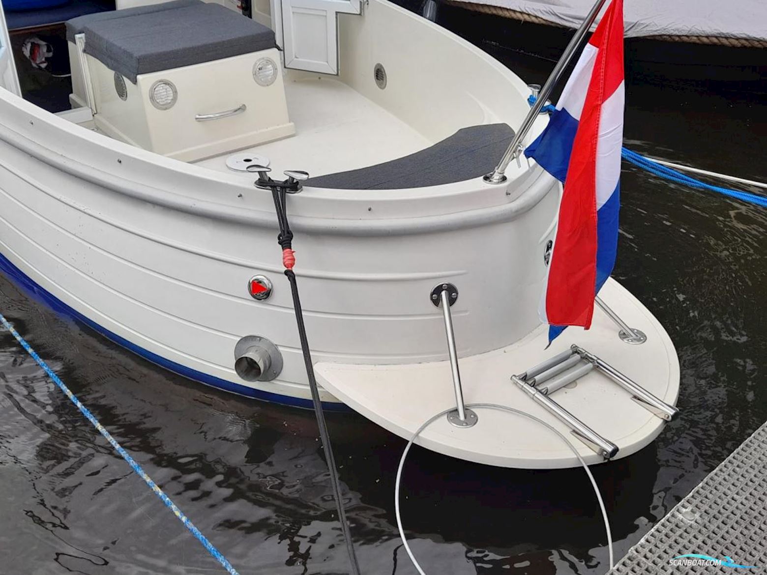 Blue Star  Retro Cabin 22 Fisherboat