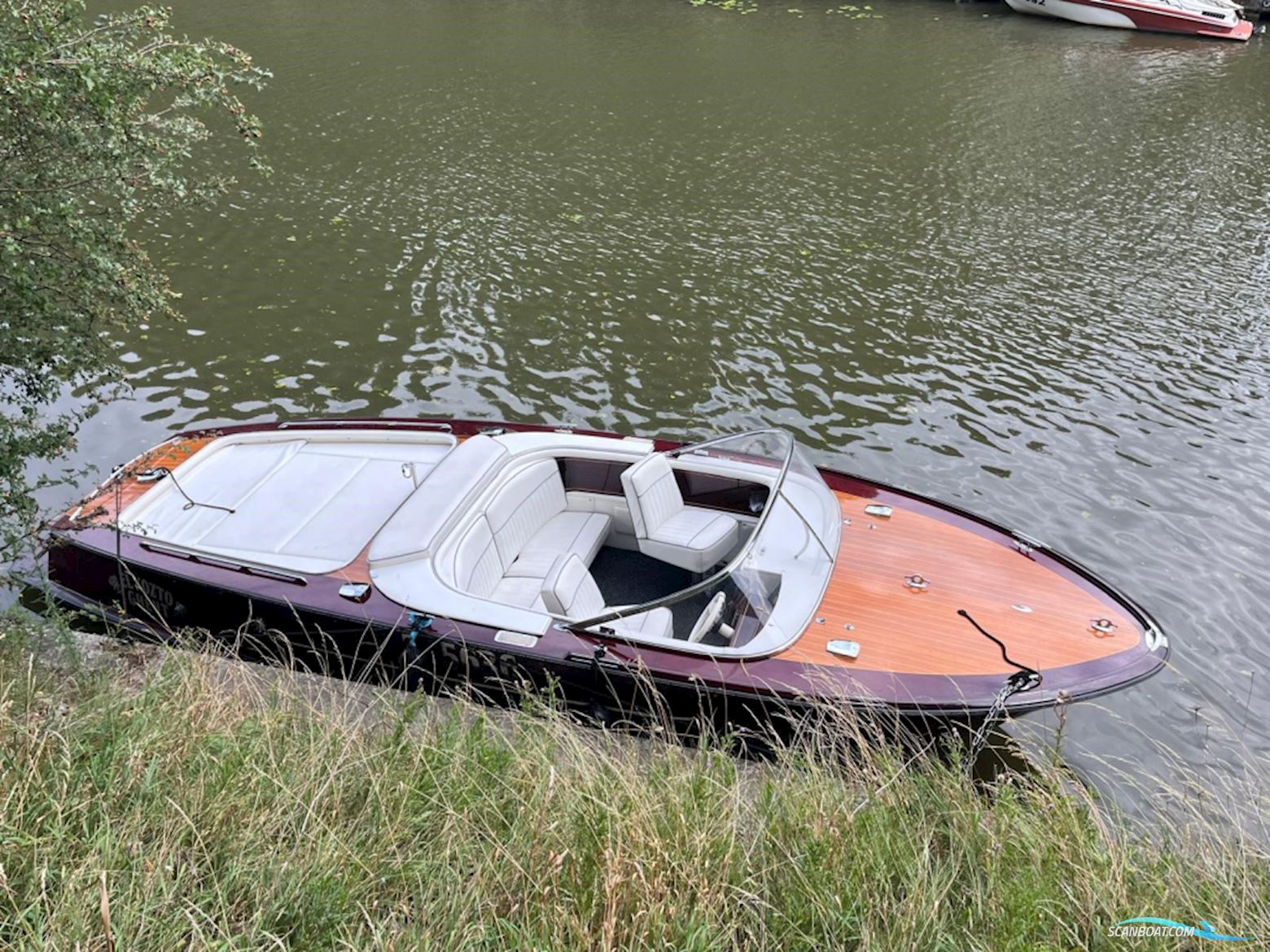 Boesch 680 Costa Brava de Luxe Motorboot 1986, mit GM 6.2 V8 Marine Diesel motor, Niederlande