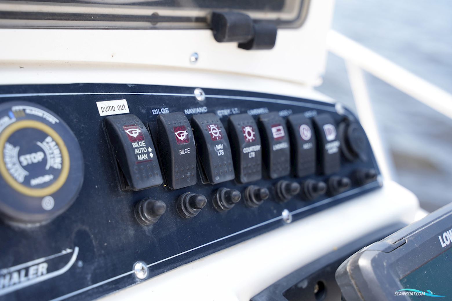 Boston Whaler 180 Outrage