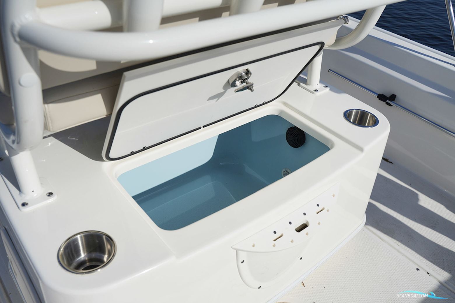 Boston Whaler 210 Montauk