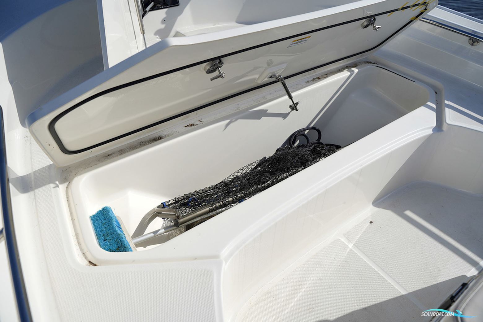 Boston Whaler 210 Montauk