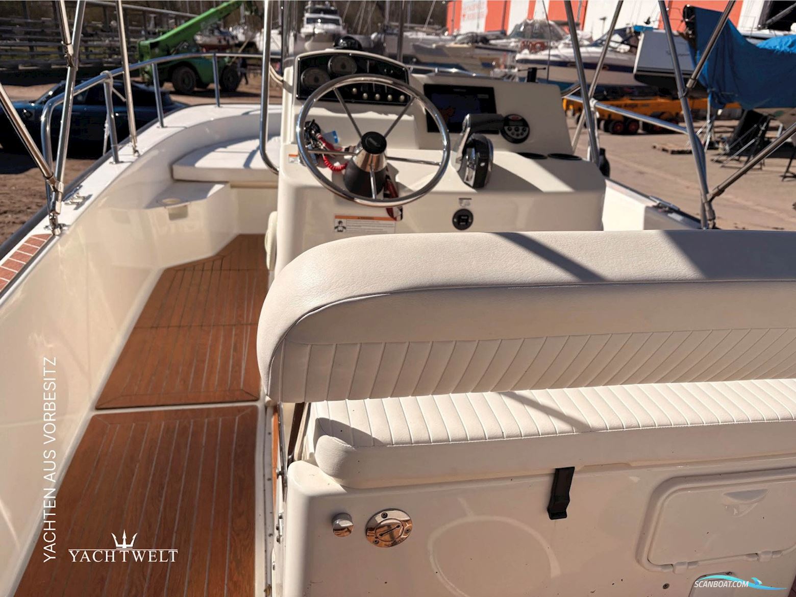 Boston Whaler 210 MONTAUK