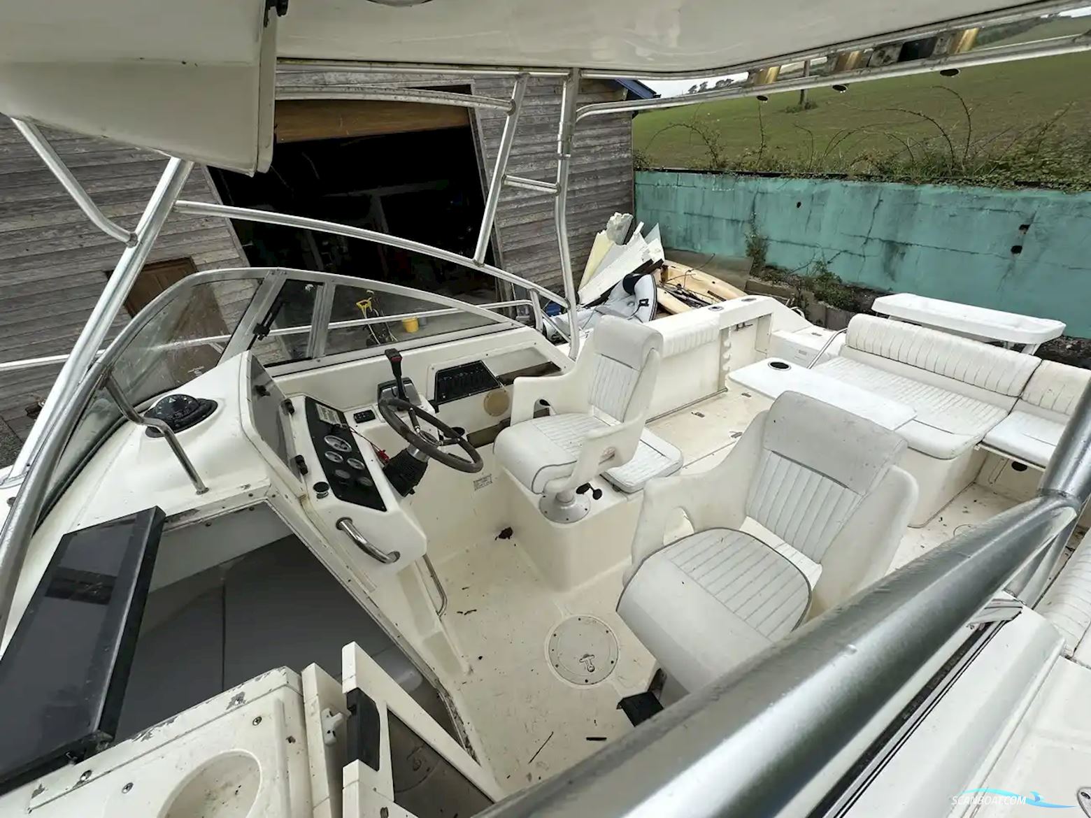Boston Whaler 23 Conquest