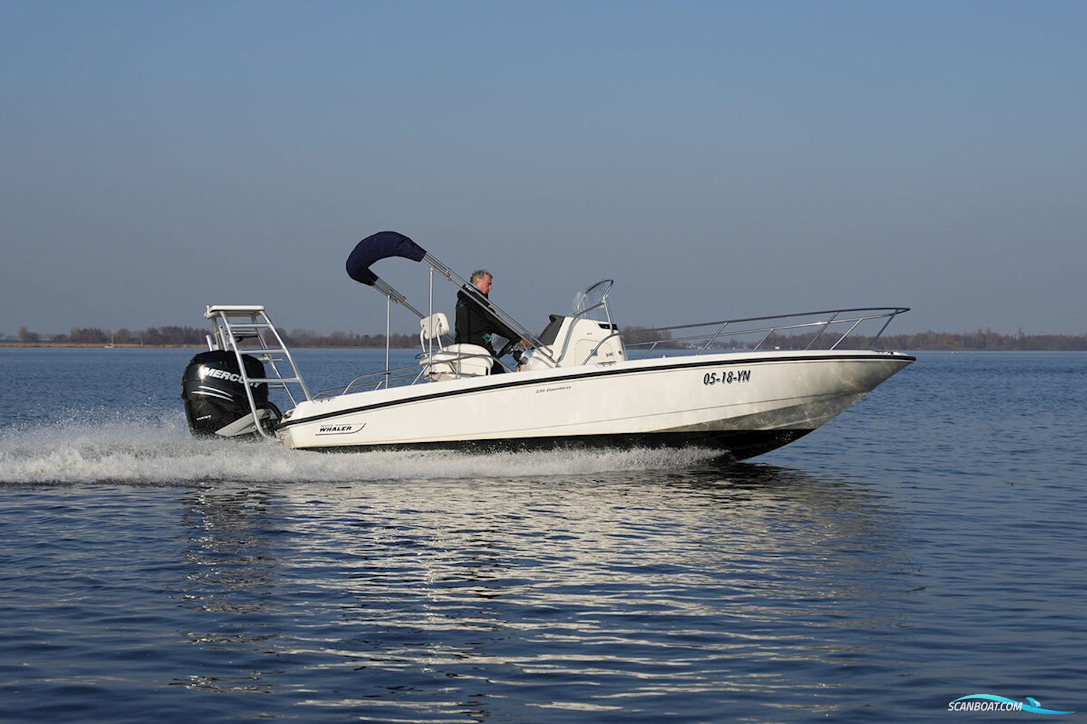 Boston Whaler 230 Dauntless