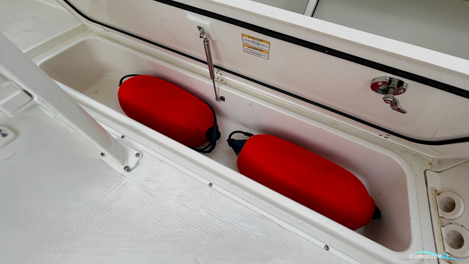 Boston Whaler 230 Outrage