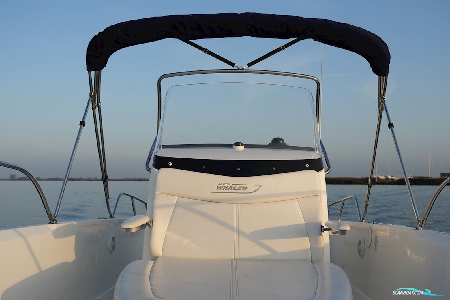 Boston Whaler 270 Dauntless