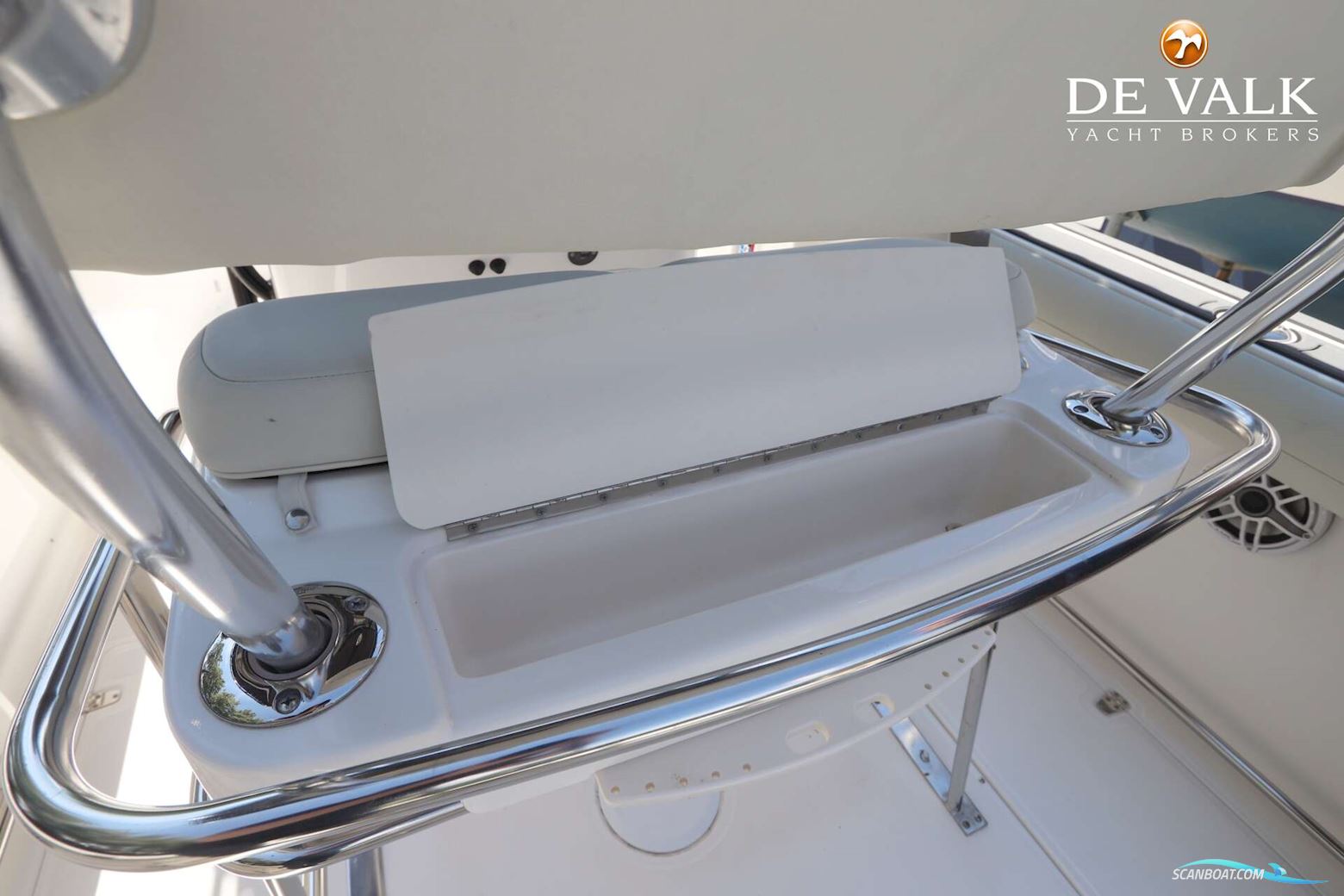Boston Whaler 270 Outrage
