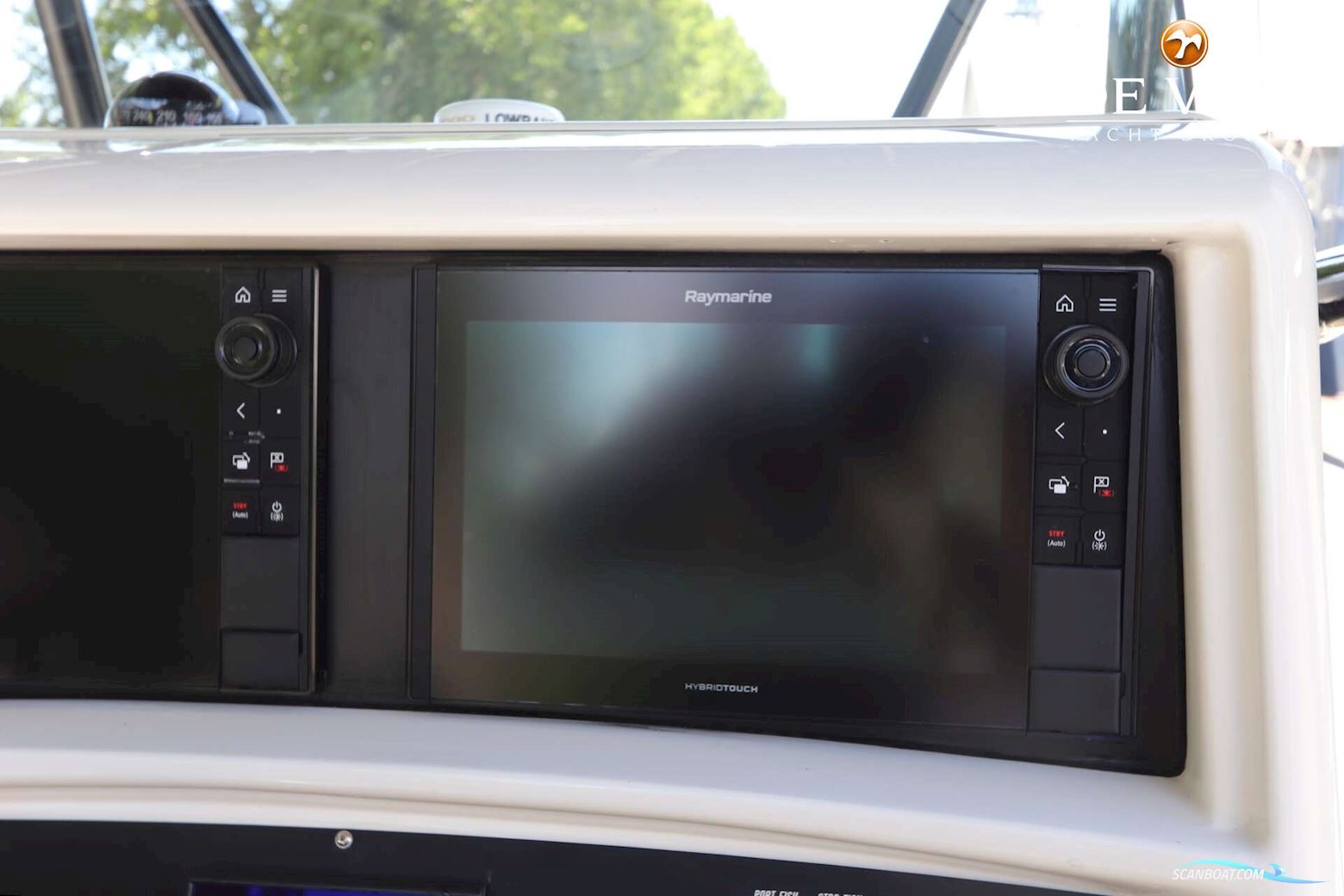 Boston Whaler 270 Outrage