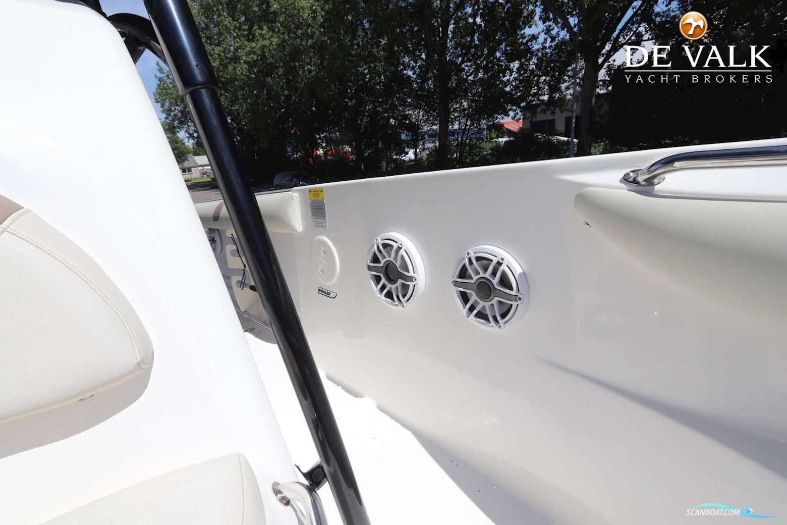 Boston Whaler 270 Outrage