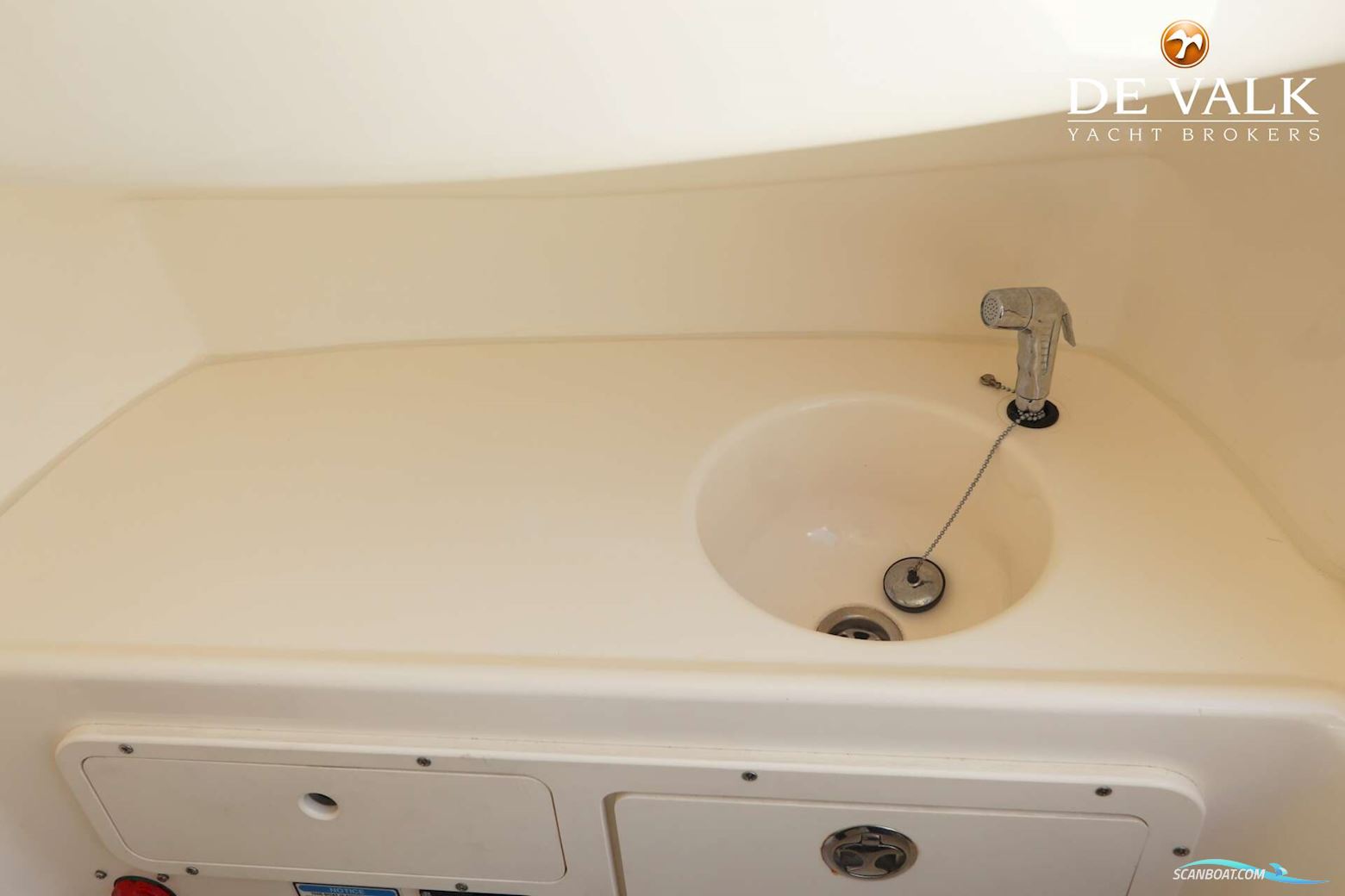 Boston Whaler 270 Outrage