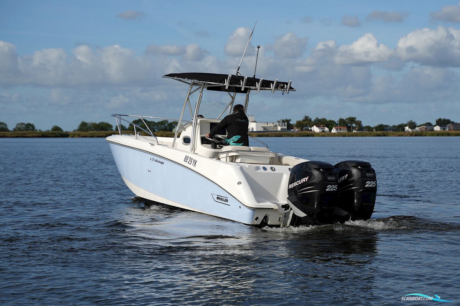 Boston Whaler 270 Outrage