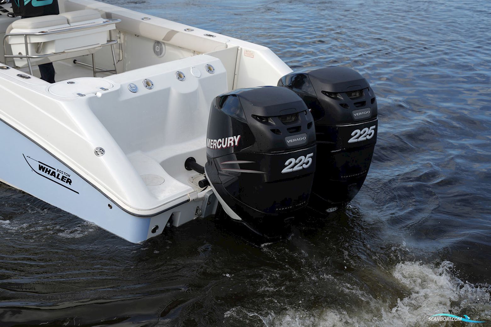 Boston Whaler 270 Outrage