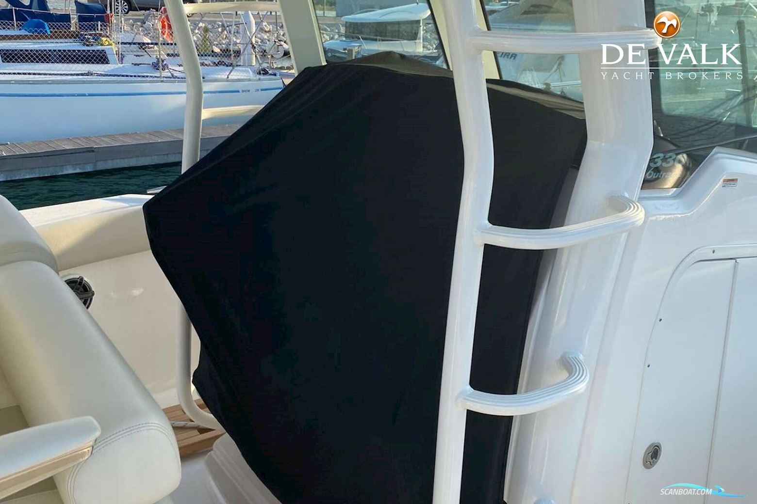 Boston Whaler 330 Outrage