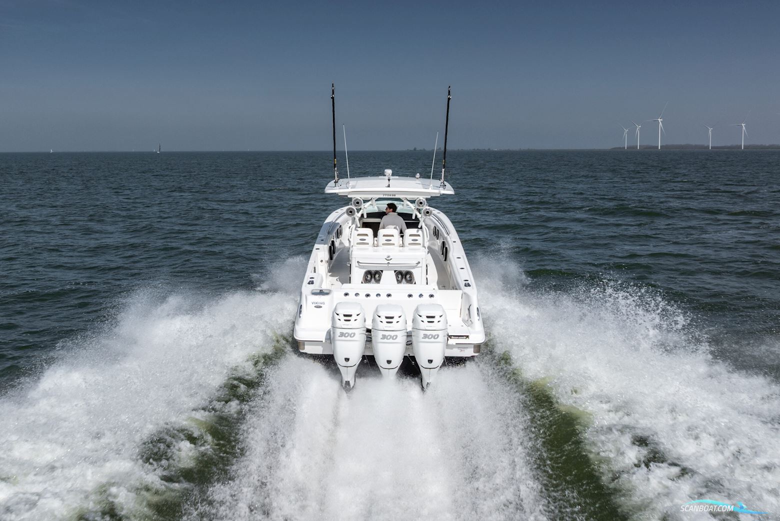 Boston Whaler 370 Outrage