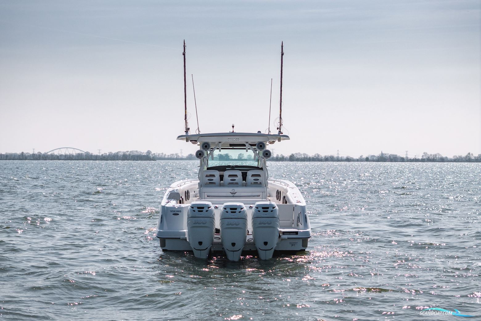 Boston Whaler 370 Outrage