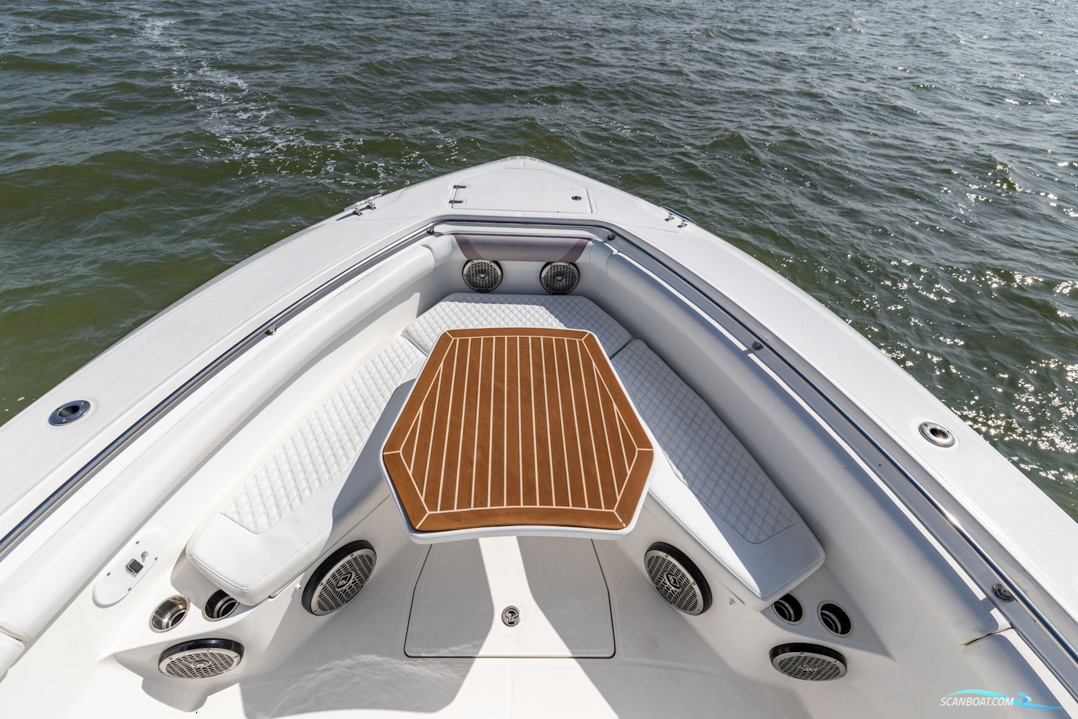 Boston Whaler 370 Outrage