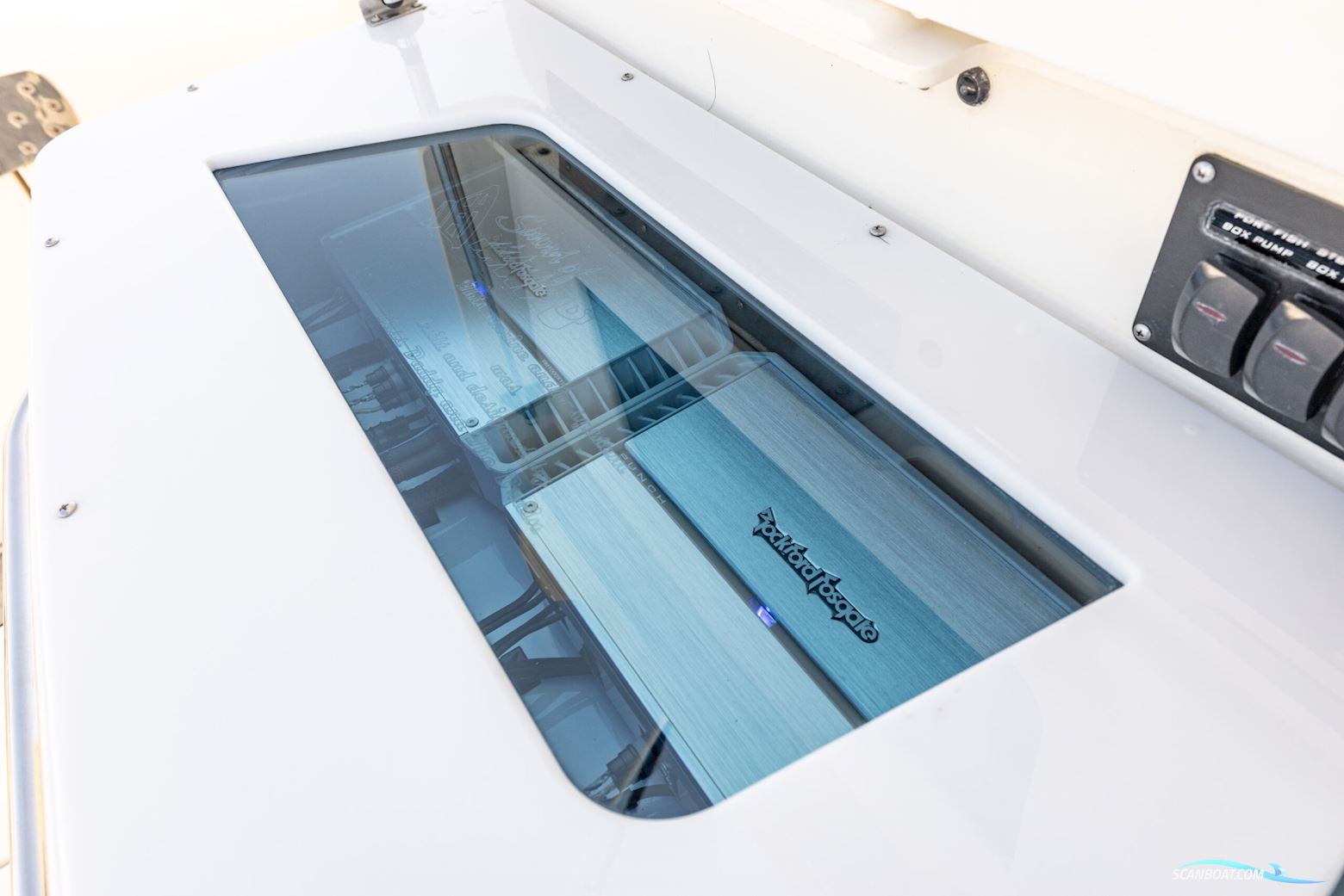 Boston Whaler 370 Outrage