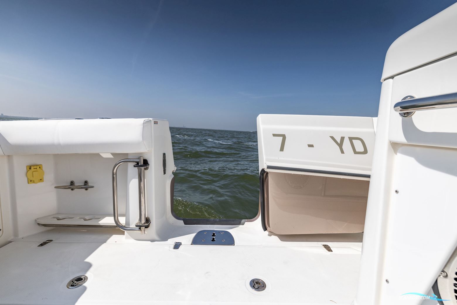 Boston Whaler 370 Outrage