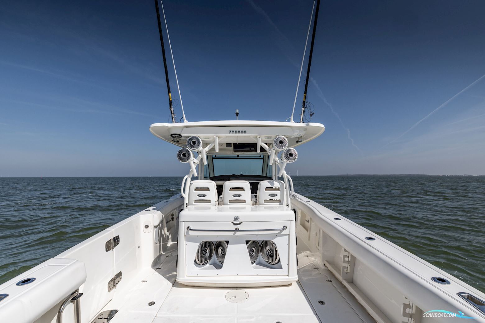 Boston Whaler 370 Outrage