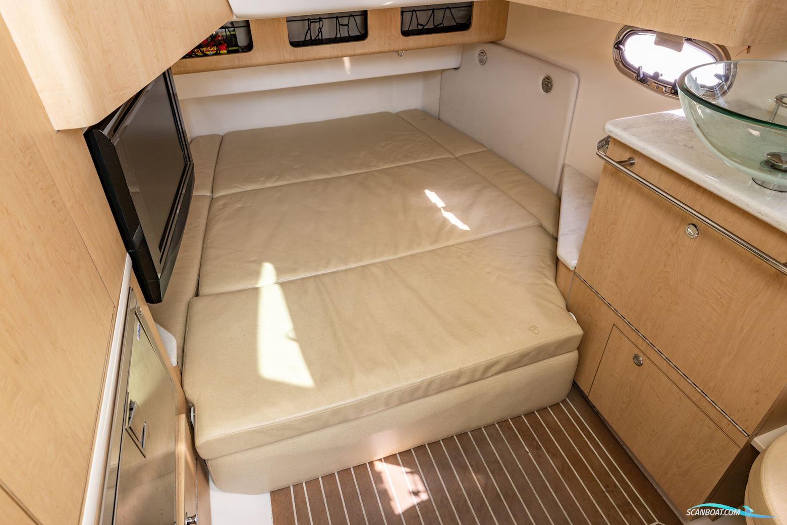 Boston Whaler 370 Outrage