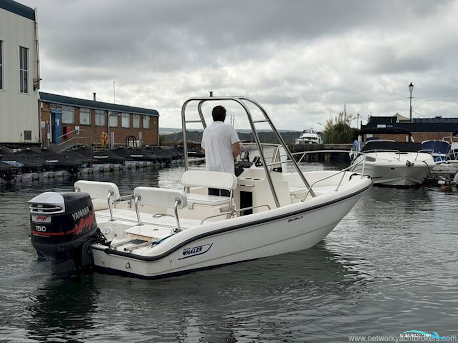 Boston Whaler Dauntless 18