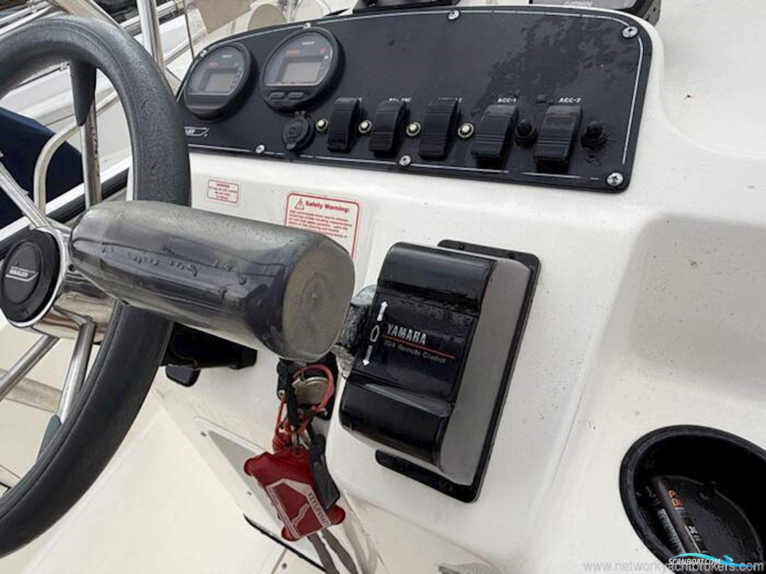 Boston Whaler Dauntless 18