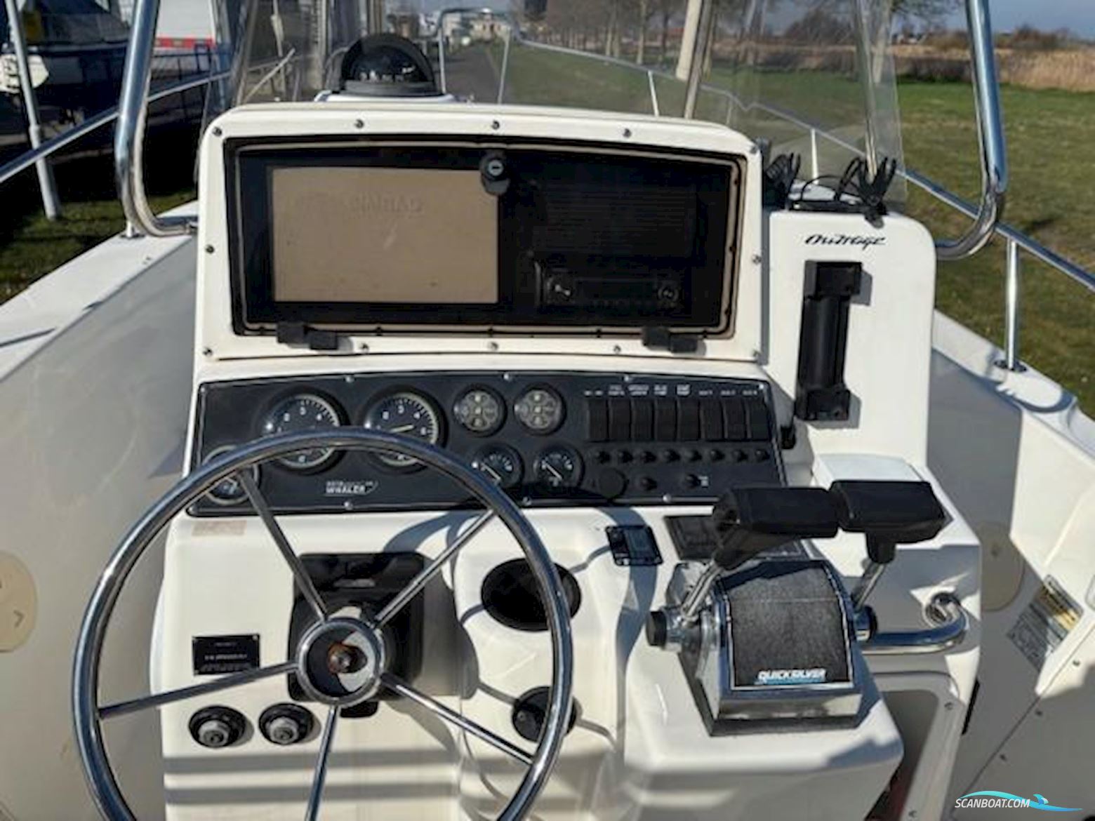 Boston Whaler Outrage 23