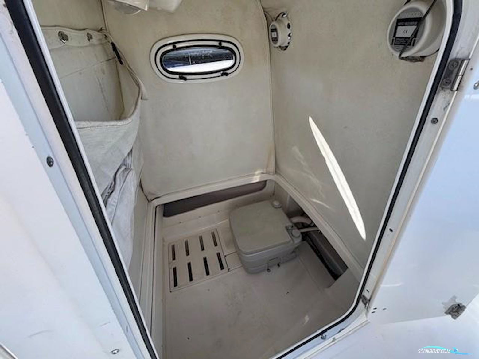 Boston Whaler Outrage 23