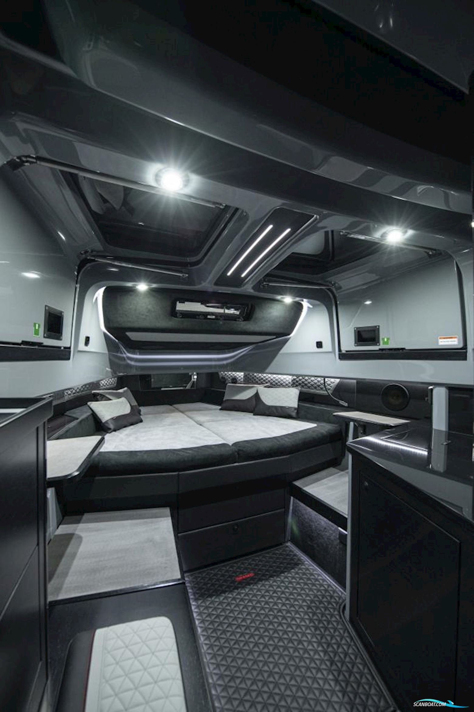 Brabus Shadow 1200 Cross-Top