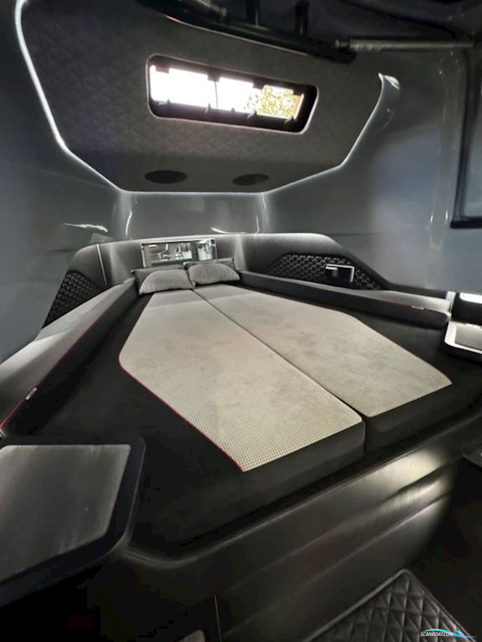 Brabus Shadow 900 Cross Cabin