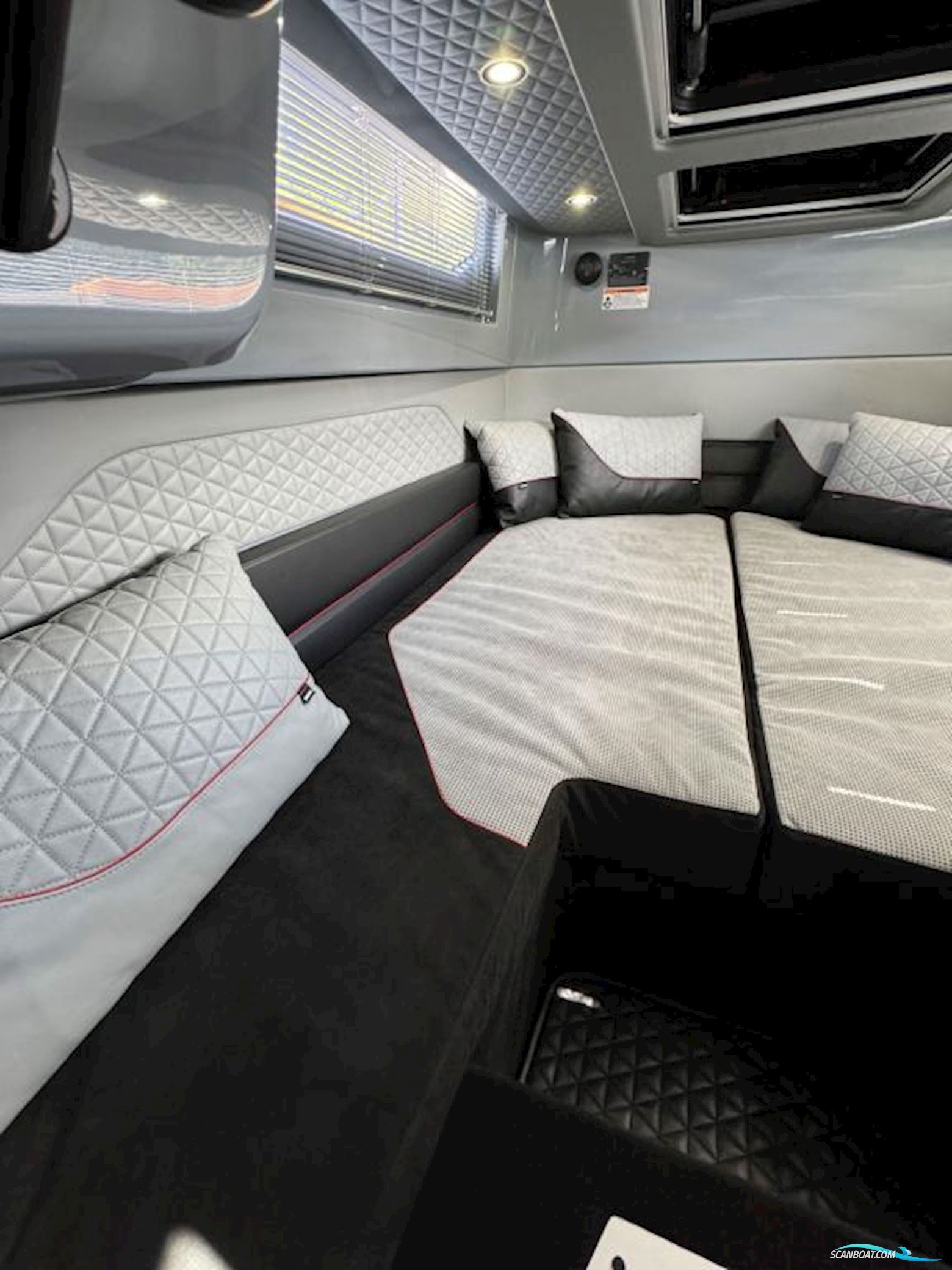 Brabus Shadow 900 Cross Cabin