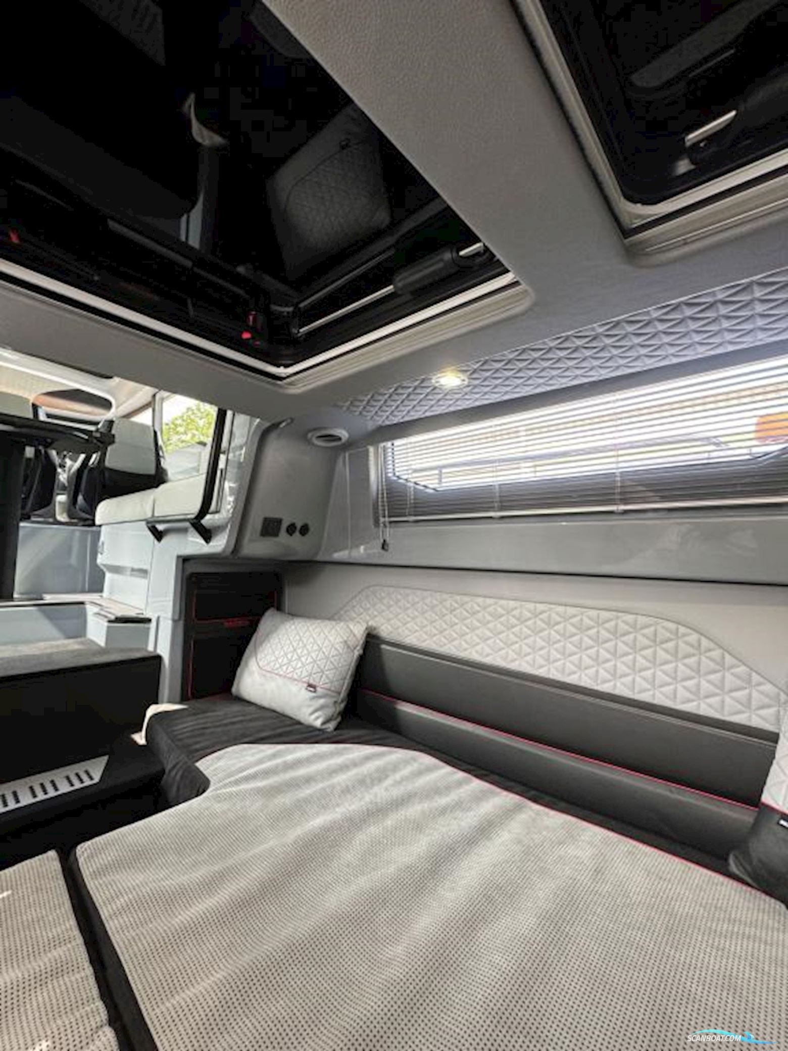 Brabus Shadow 900 Cross Cabin