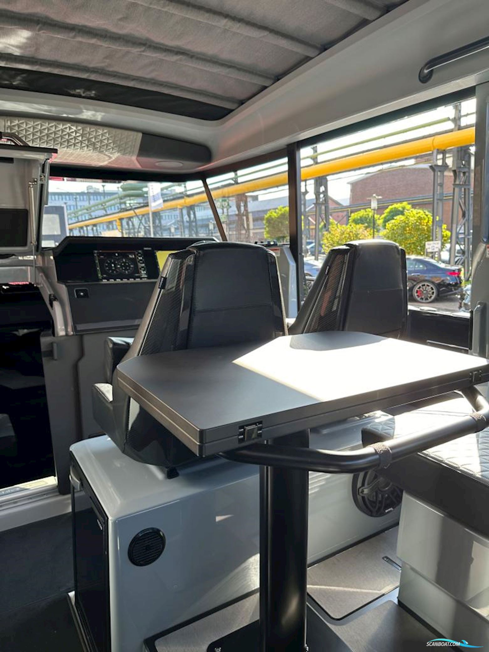 Brabus Shadow 900 Cross Cabin