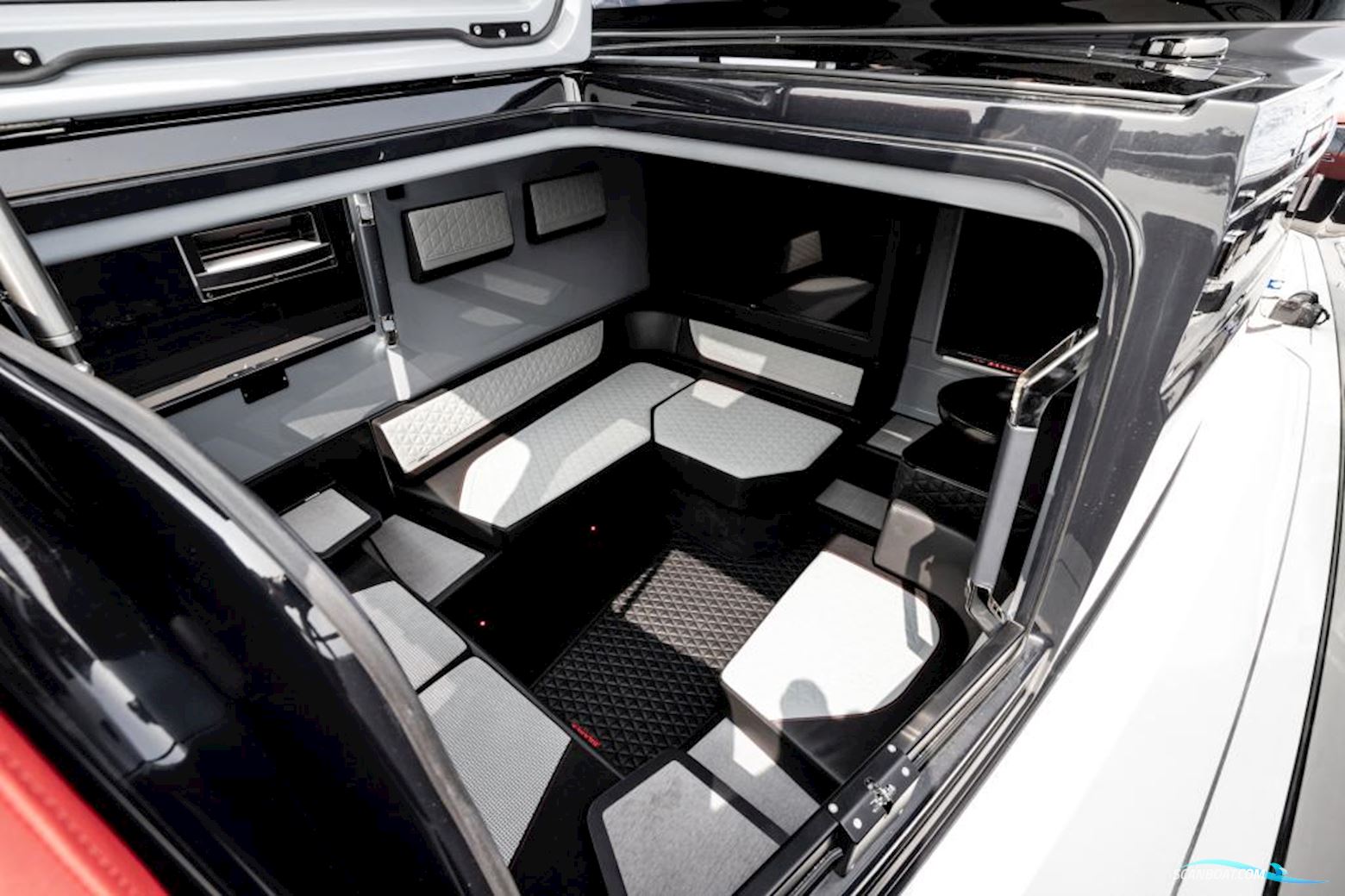 Brabus Shadow 900 Cross Cabin